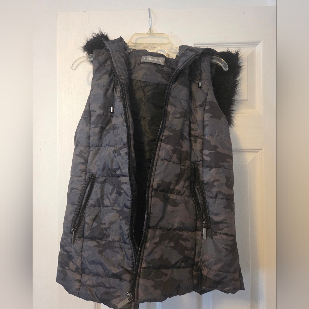 Bagatelle Small Puffer Vest Black Camo Design With Hood EUC